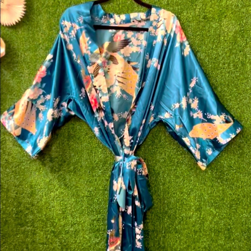 Detailed satin robe